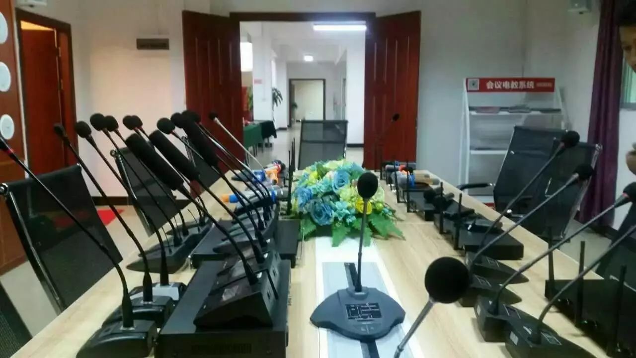 郑州舞台演出灯光音响工程_郑州灯光音响租赁_郑州哪里有批发舞台音响灯光