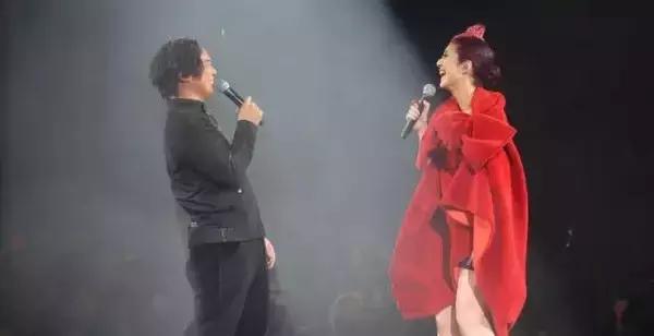 陈奕迅在商业演出_陈奕迅唱商_陈奕迅的演出